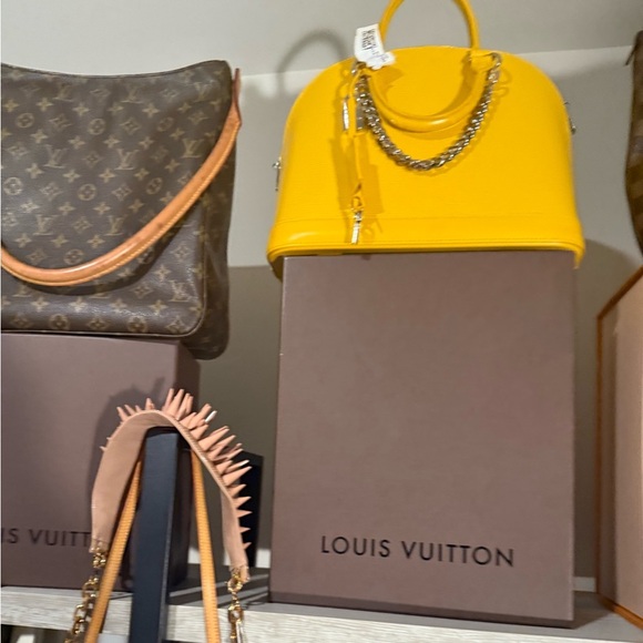 Louis Vuitton LV Alma PM Epi Leather Handbag Satchel - Yellow / Citron - Picture 2 of 14